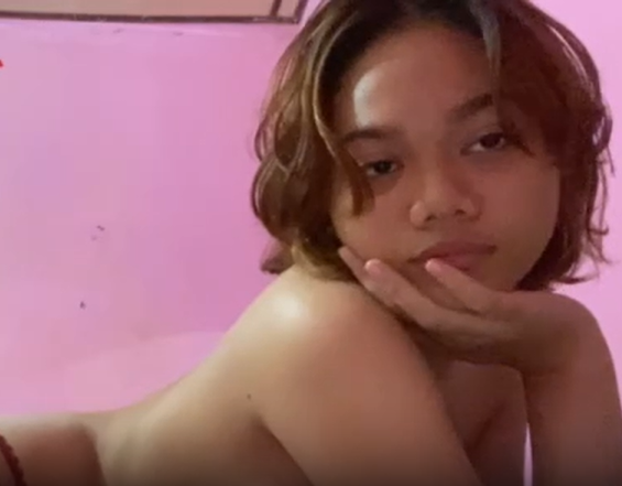 Horny Slut Vape Tandai Posing Kanda