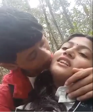 Horny Young Couple Jungle Ma Chikdai